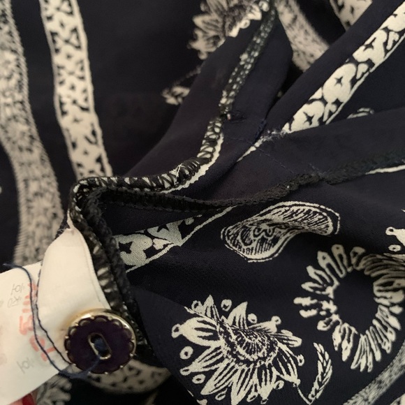 Angel Fashion Women’s Navy blue and White Printed Long Sleeve Blouse Siz… - Picture 16 of 17